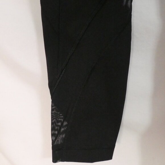 LULULEMON ATHLETICA | size 4 | Black Yoga Leggings | Mesh Panels | Zip Pockets - Picture 8 of 16